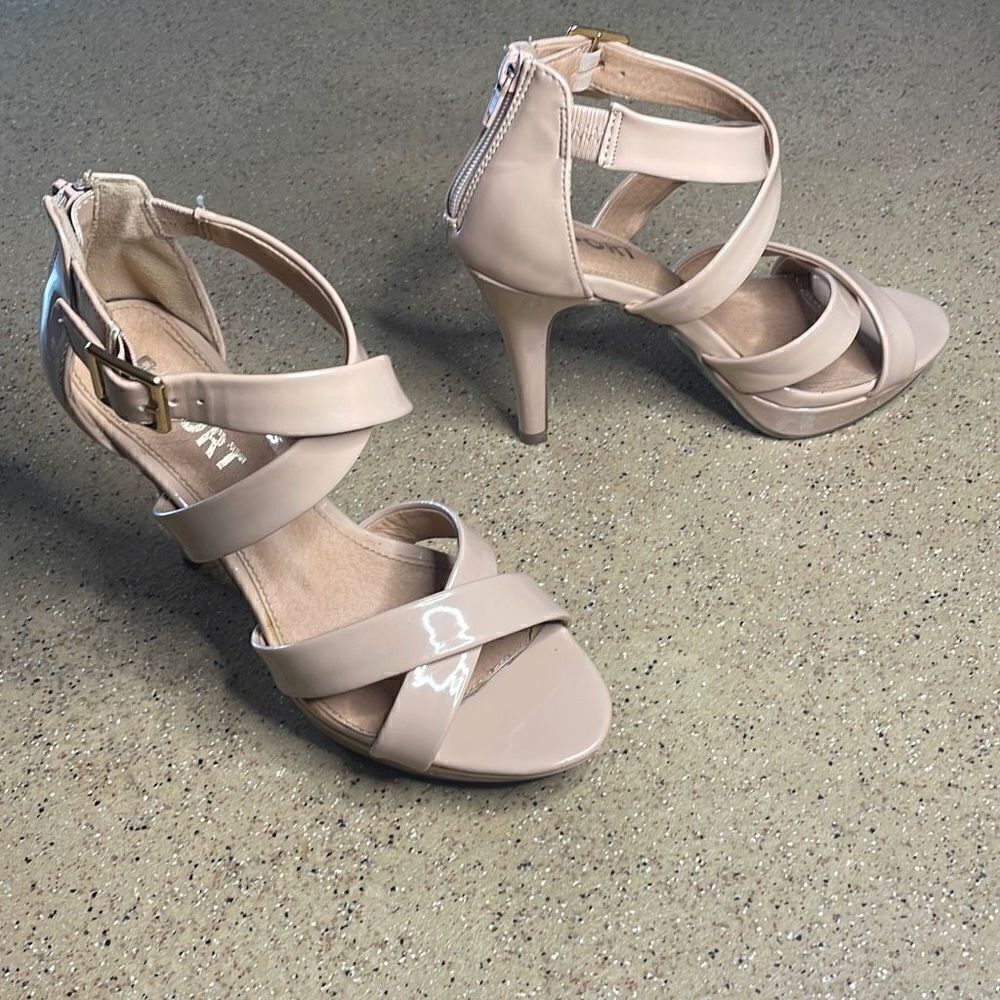 Report Livy Nude Patent Leather Platform Heels 7